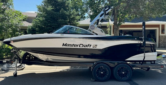 2020 MasterCraft XT22 - Low Hours - Warranty