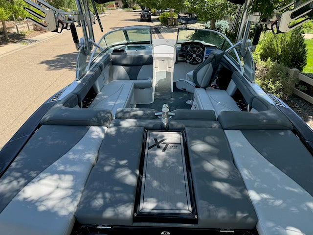 2020 MasterCraft XT22 - Low Hours - Warranty