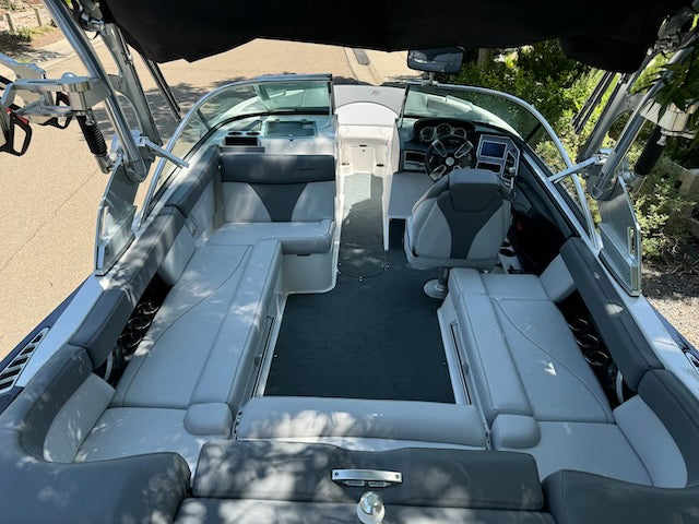 2020 MasterCraft XT22 - Low Hours - Warranty