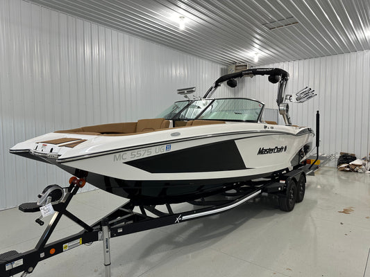 2019 MasterCraft X26 - 17 Hours - LIKE NEW