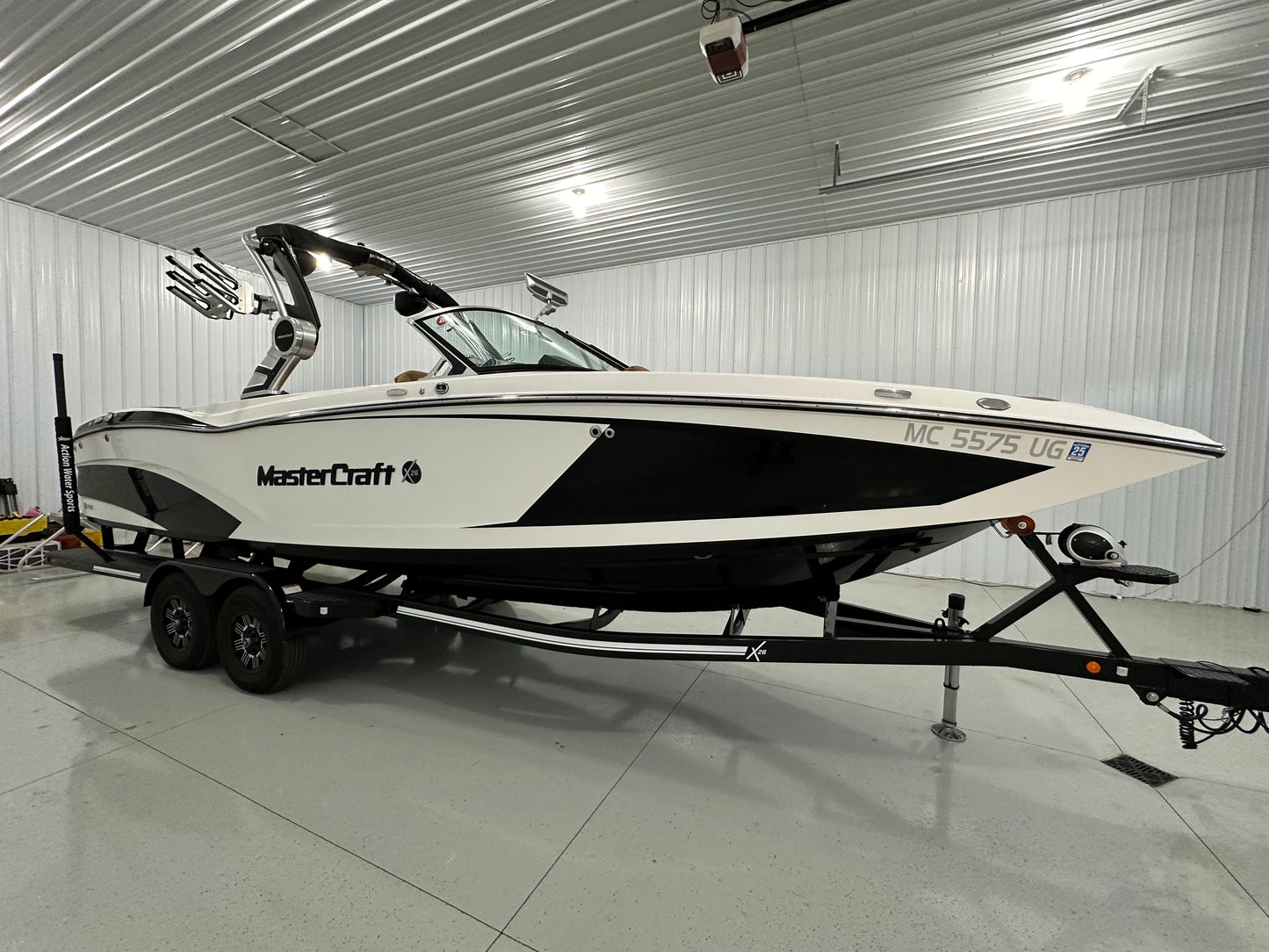 2019 MasterCraft X26 - 17 Hours - LIKE NEW