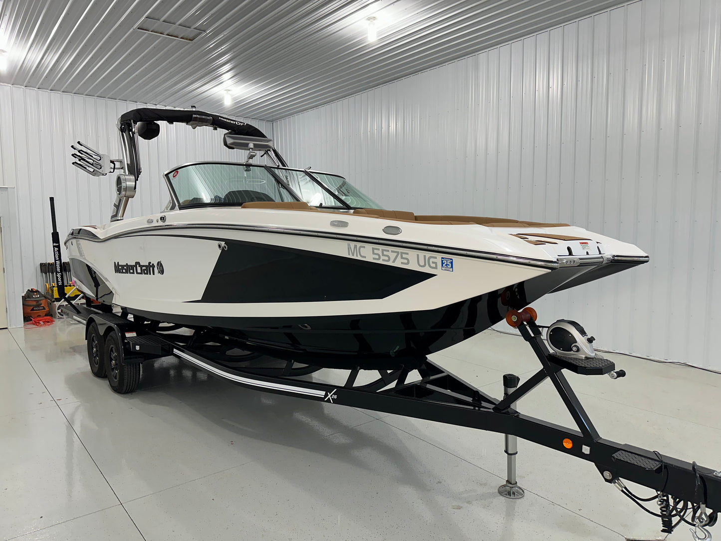 2019 MasterCraft X26 - 17 Hours - LIKE NEW