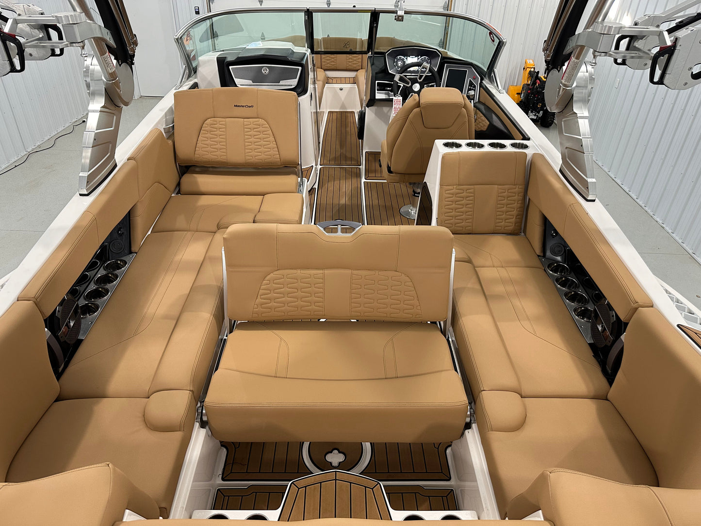 2019 MasterCraft X26 - 17 Hours - LIKE NEW