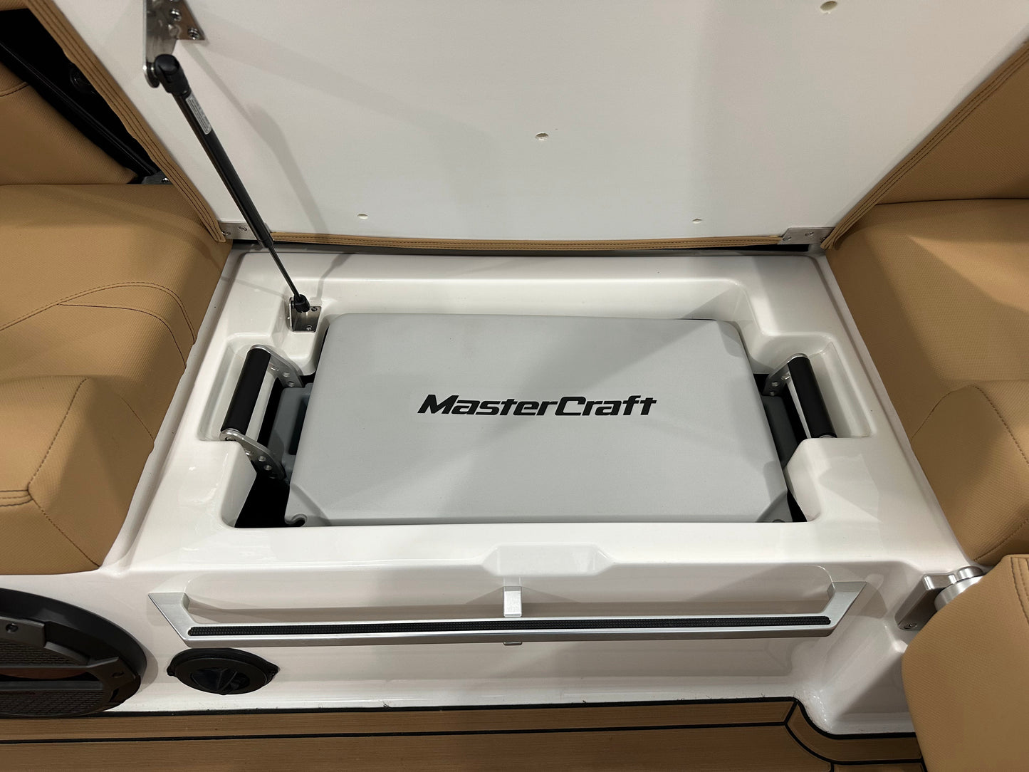 2019 MasterCraft X26 - 17 Hours - LIKE NEW