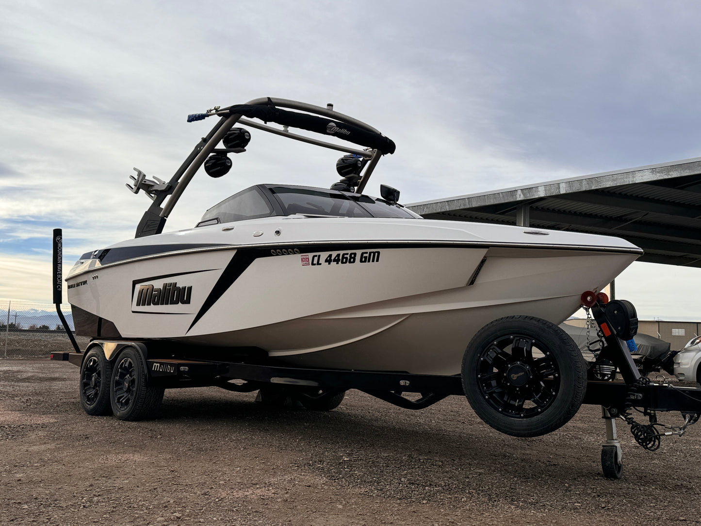 2020 Malibu 23 LSV - Mint - LOW HOURS