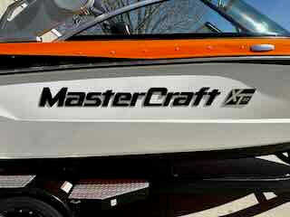 2017 MasterCraft XT23 - MINT- LOW HOURS