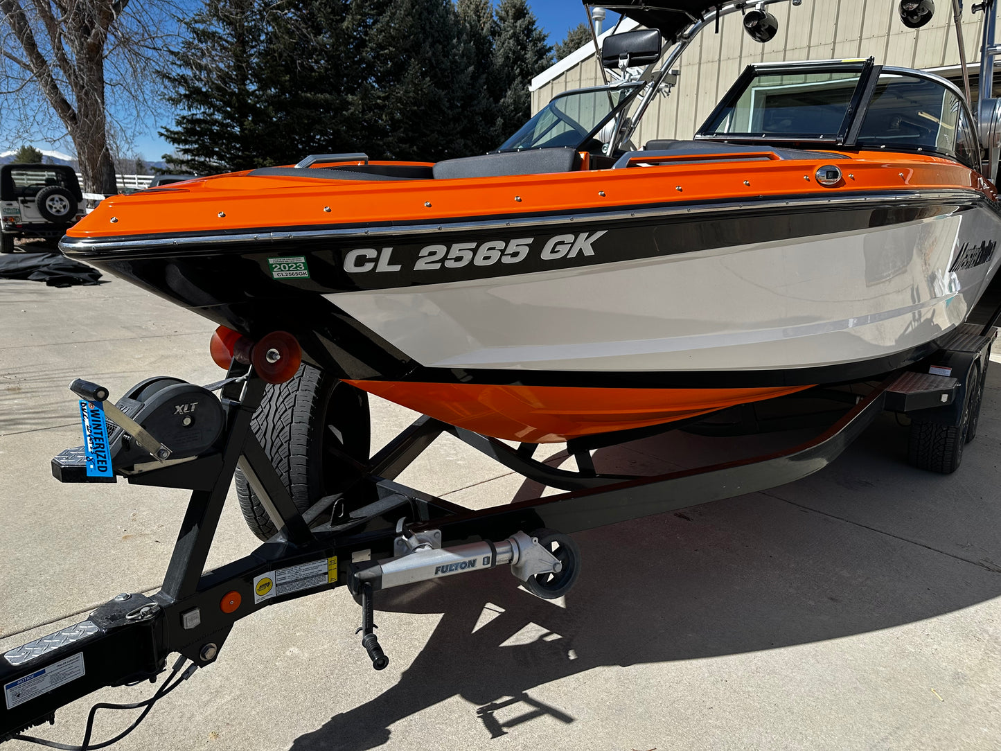 2017 MasterCraft XT23 - MINT- LOW HOURS