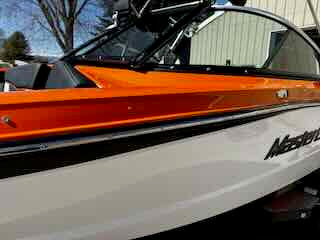 2017 MasterCraft XT23 - MINT- LOW HOURS