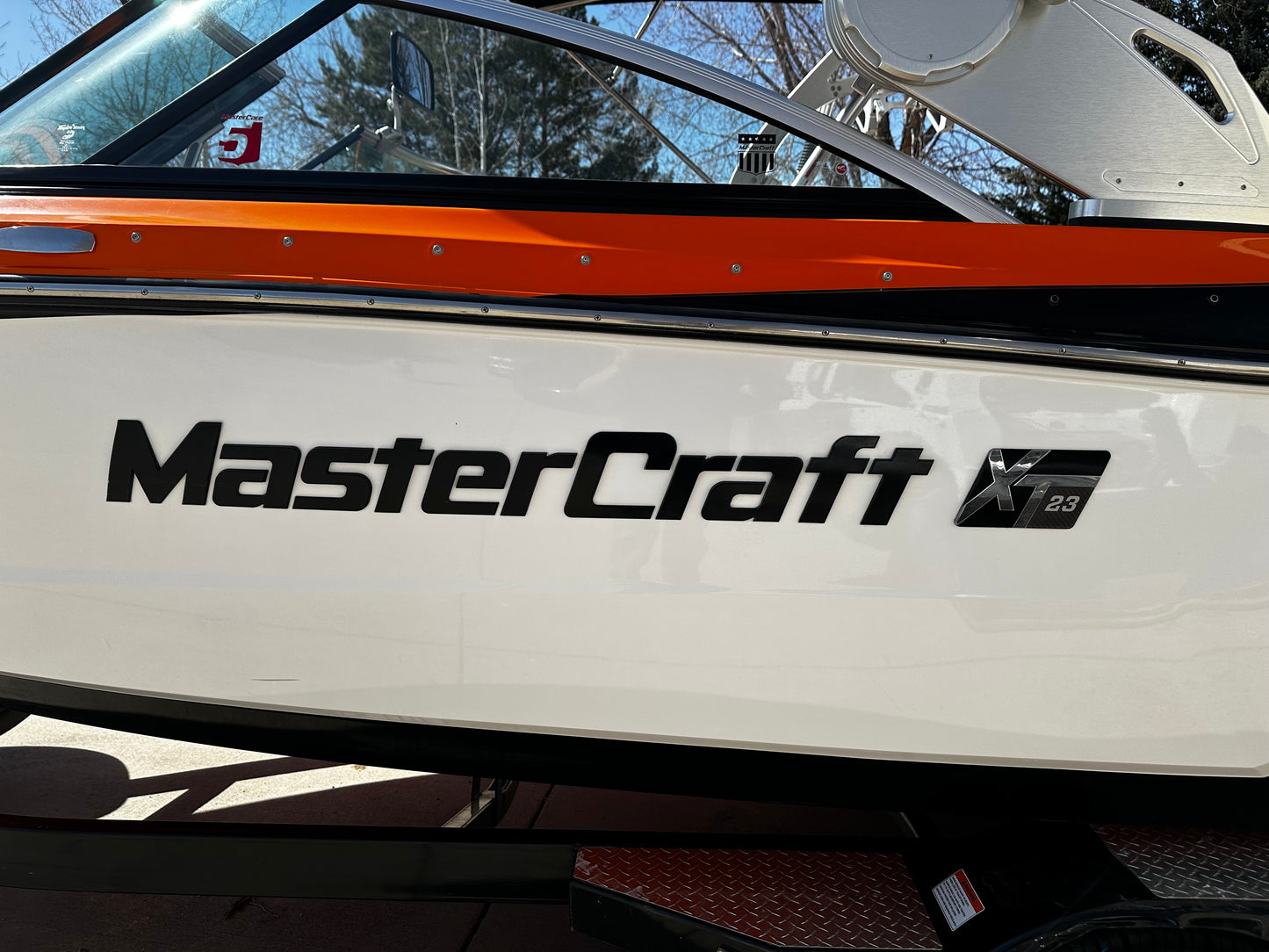 2017 MasterCraft XT23 - MINT- LOW HOURS