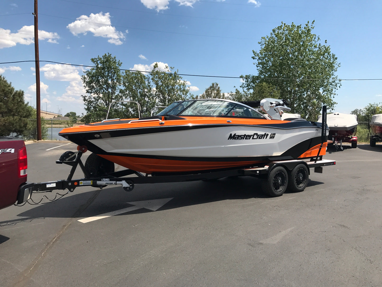 2017 MasterCraft XT23 - MINT- LOW HOURS